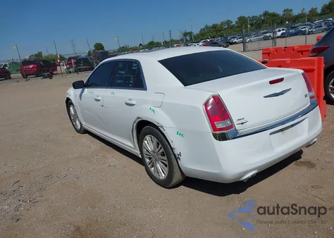 2013 Chrysler 300 Motown z USA, uszkodzony, nr VIN 2C3CCARG9DH500206